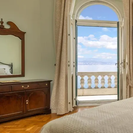 Villa Lovridor, 15 People *