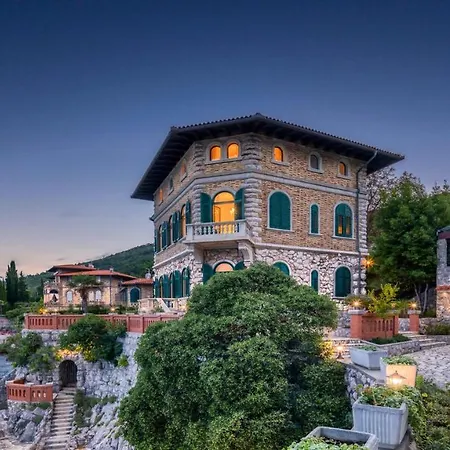 Villa Lovridor, 15 People